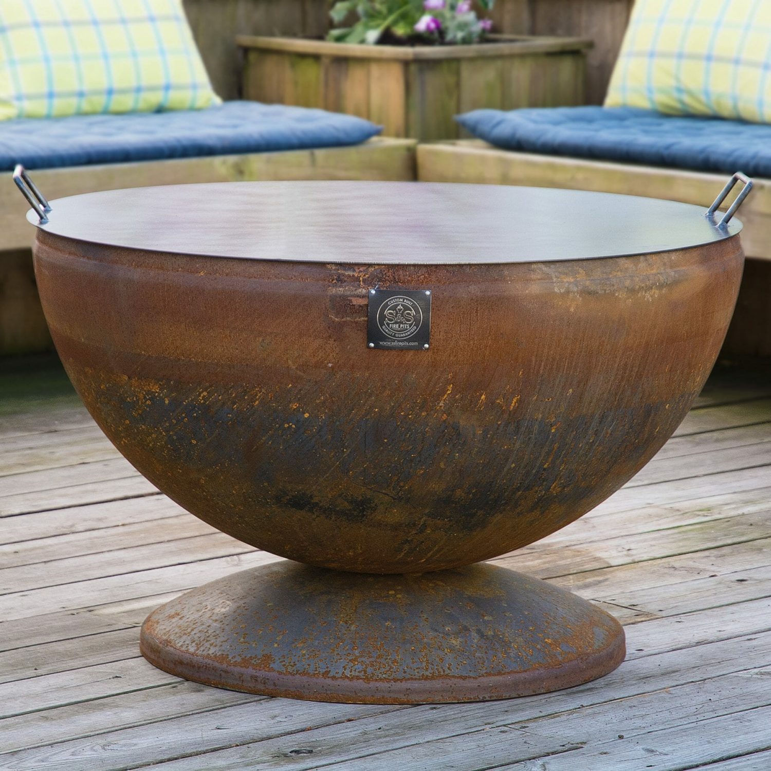 Don Ts Of Using A Fire Pit On Wooden Deck, Deck Fire Pit Images
